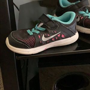 Nike Shoes - Nike shoes Nike Shoes - Nike shoes
